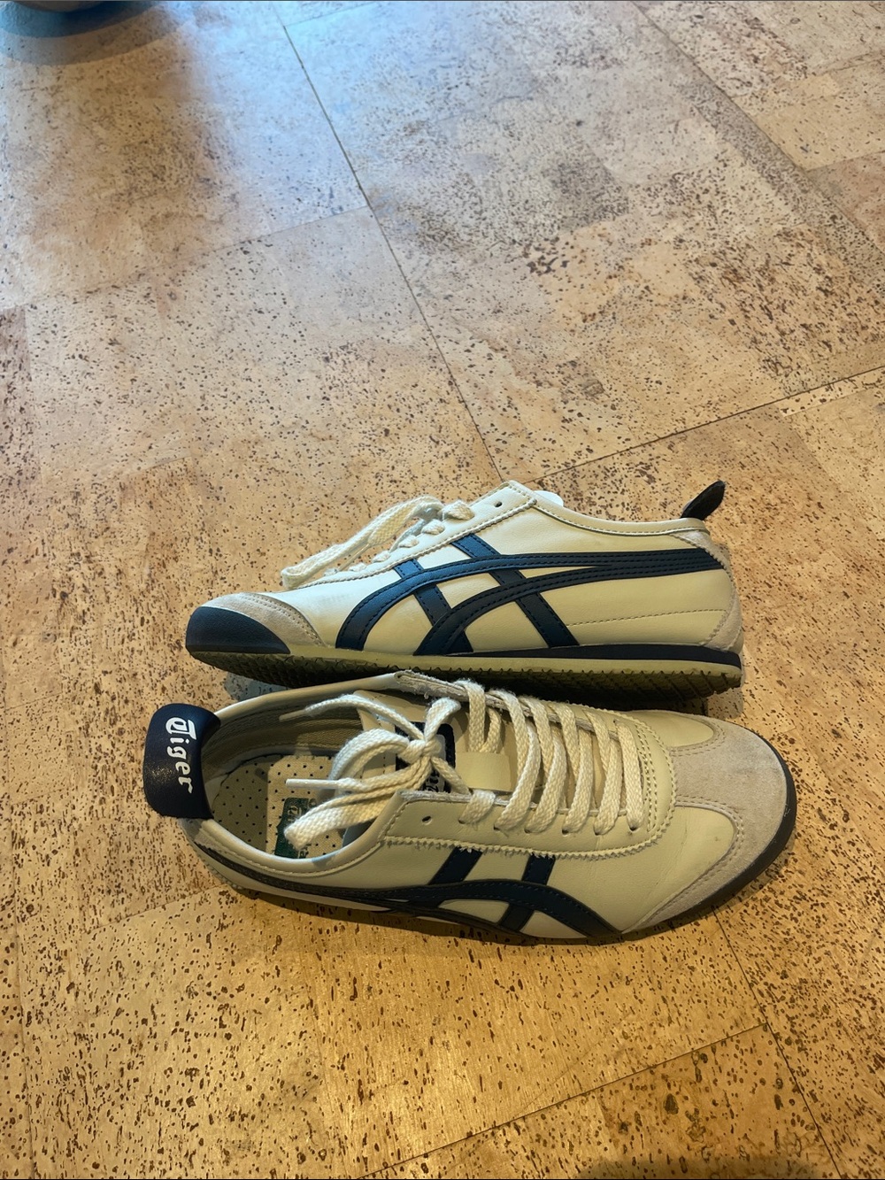 Onitsuka Tiger by Asics Cream and Navy Low-Top Mexico 66 Style Sneaker size 9